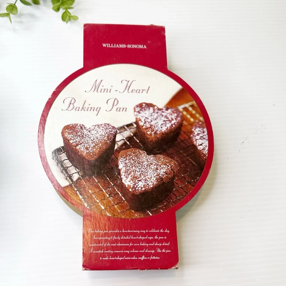 Mini Heart-Shaped Non-Stick Baking Mold William Sonoma